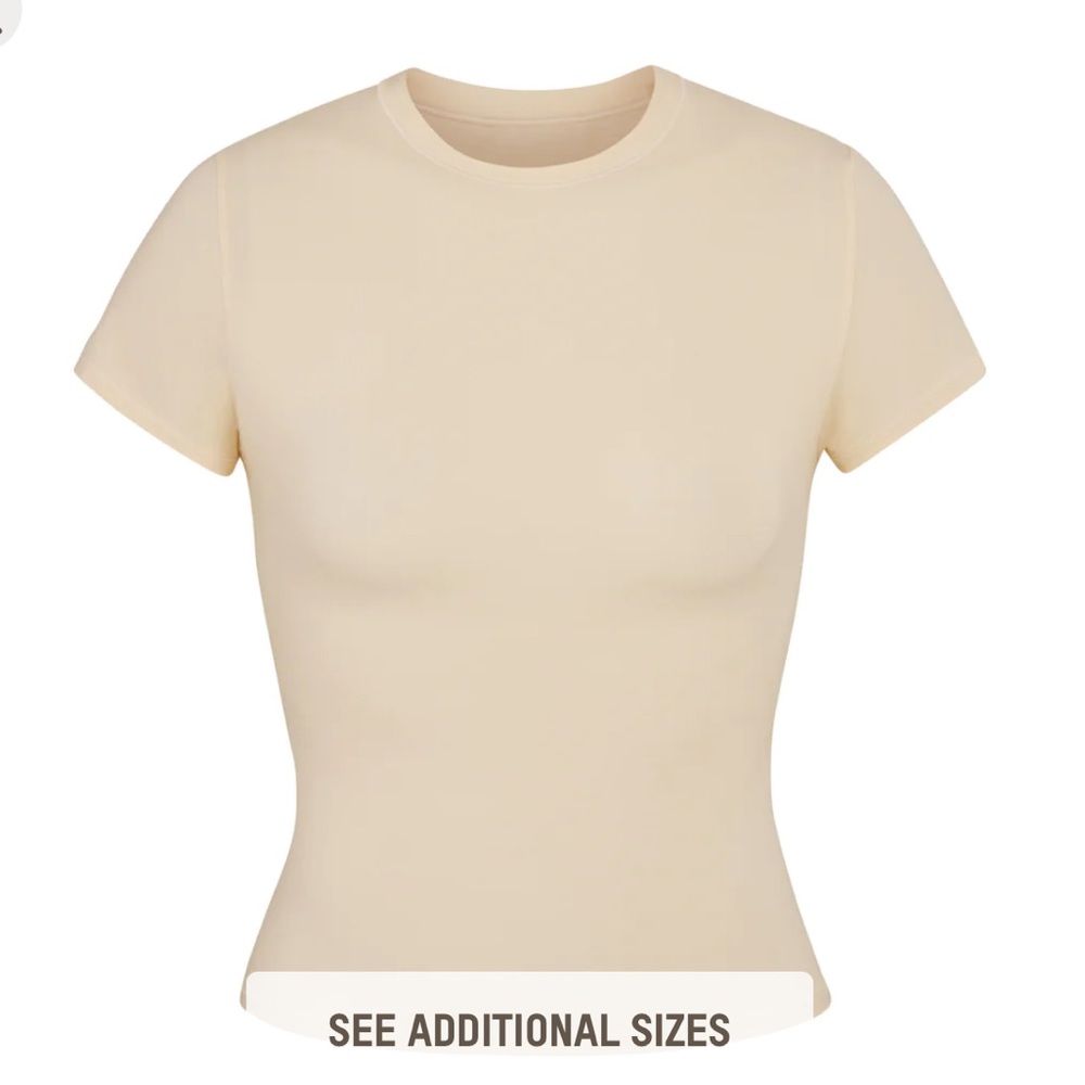 SKIMS FITS EVERYBODY T-SHIRT | SAND